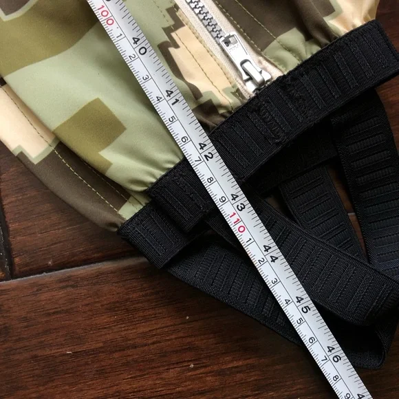 Green and Black Cargo Pants with Tapered Jogger Style - Picture 4 of 6